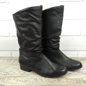 St. John’s Bay Black leather slouchy boots 7W